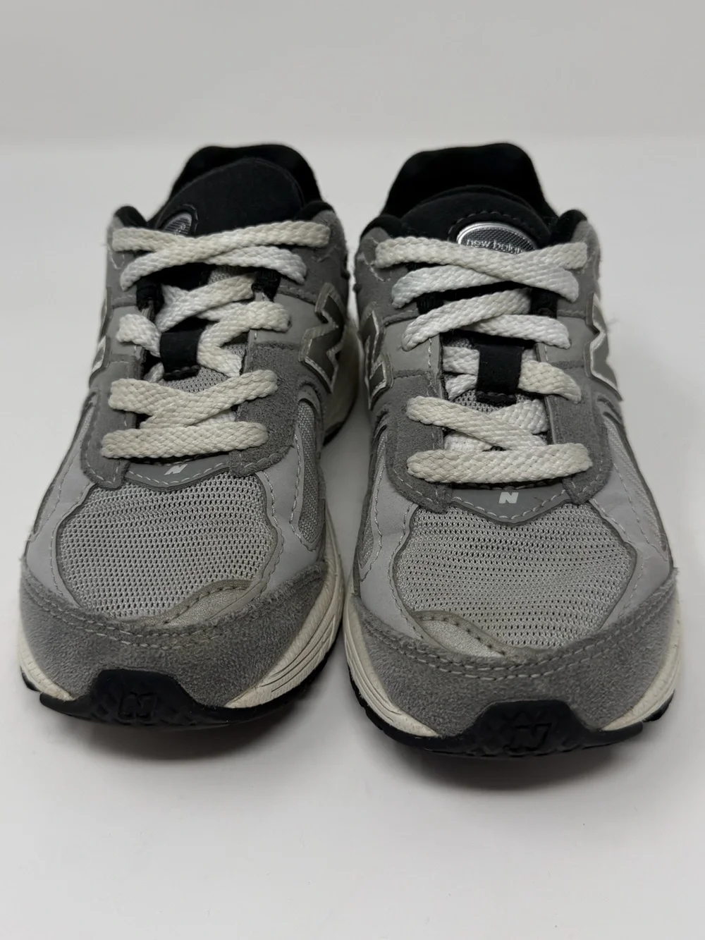 New Balance 2002r Kids' Gray Athletic Sneakers Sz.11
